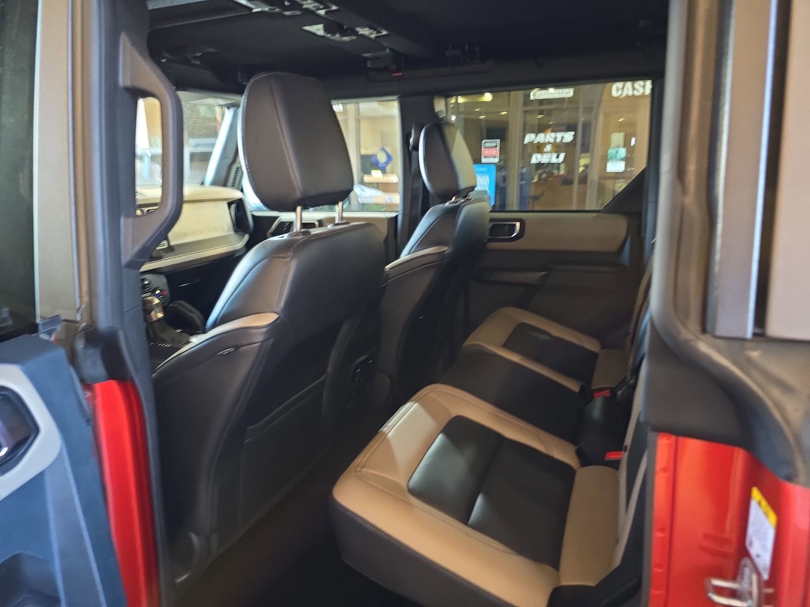 Certified 2024 Ford Bronco Wildtrak AWD/4WD image 6
