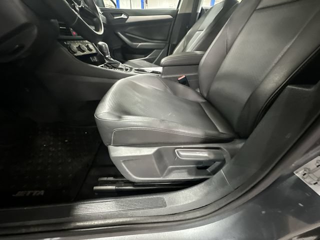 Used 2019 Volkswagen Jetta SE FWD image 18