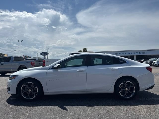 Used 2024 Chevrolet Malibu LT FWD image 2