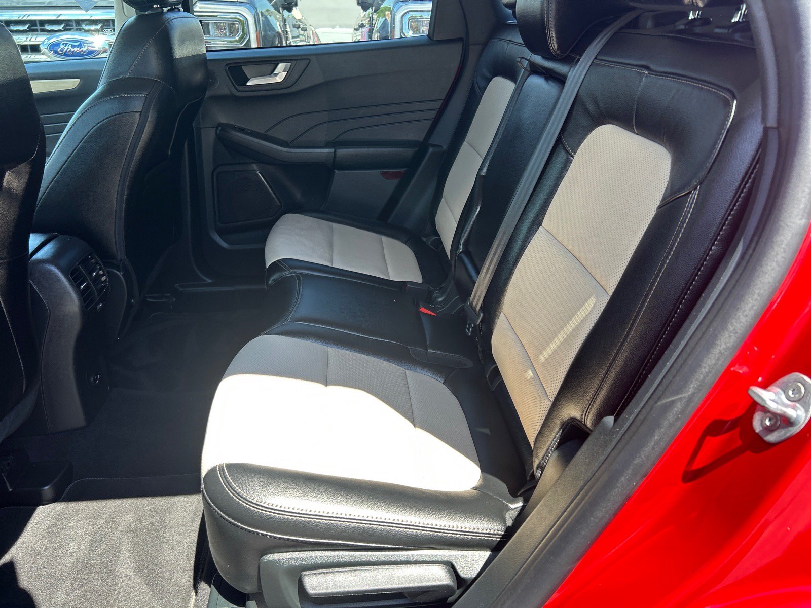Certified 2022 Ford Escape Titanium w/ Titanium Premium Package FWD image 10