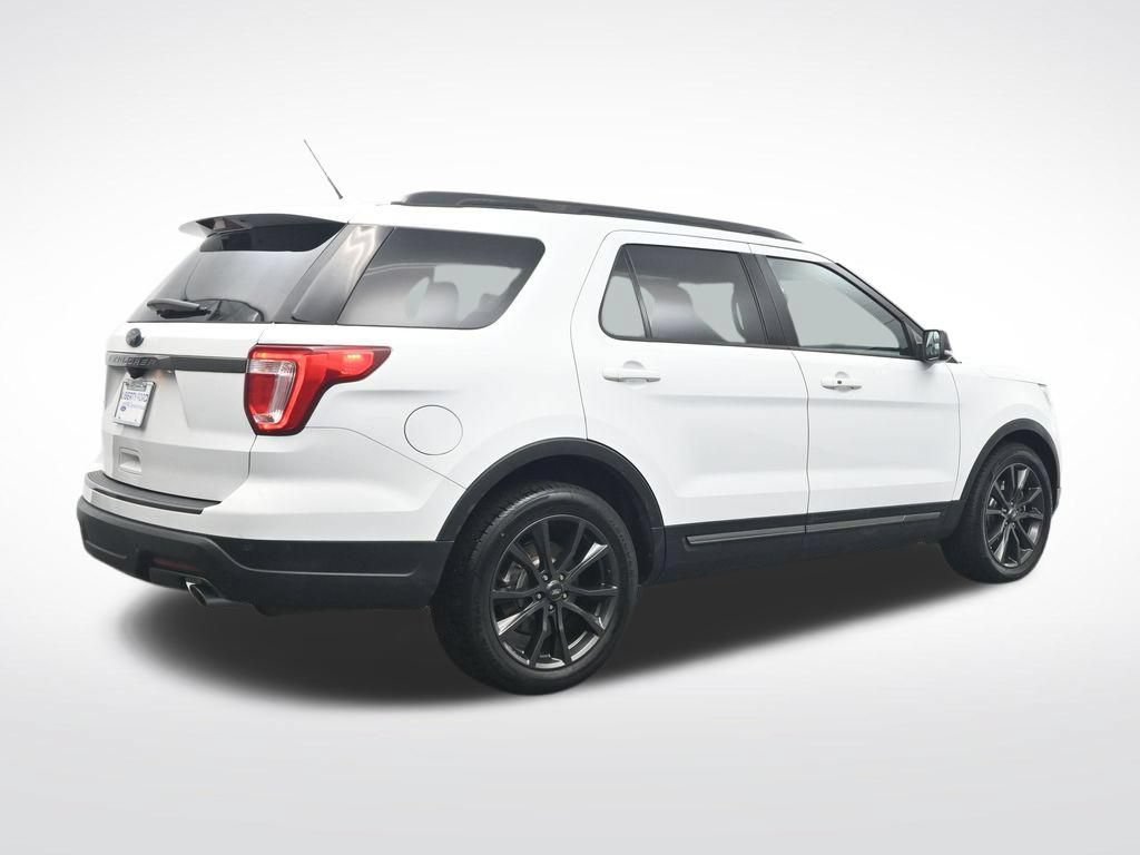 Certified 2018 Ford Explorer XLT w/ Equipment Group 202A FWD image 6