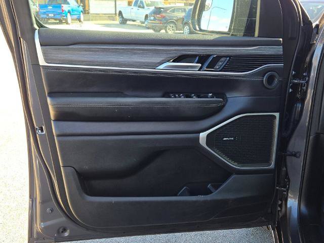 Used 2023 Jeep Wagoneer L Series III w/ Preferred Equipment Group AWD/4WD image 25