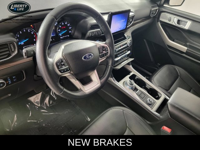 Certified 2023 Ford Explorer Limited w/ Hybrid Equipment Group 310A AWD/4WD image 13