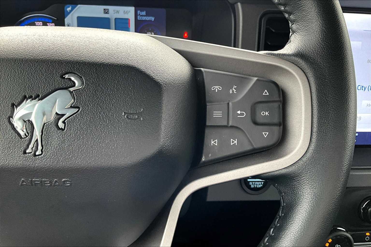 Certified 2024 Ford Bronco Black Diamond image 22