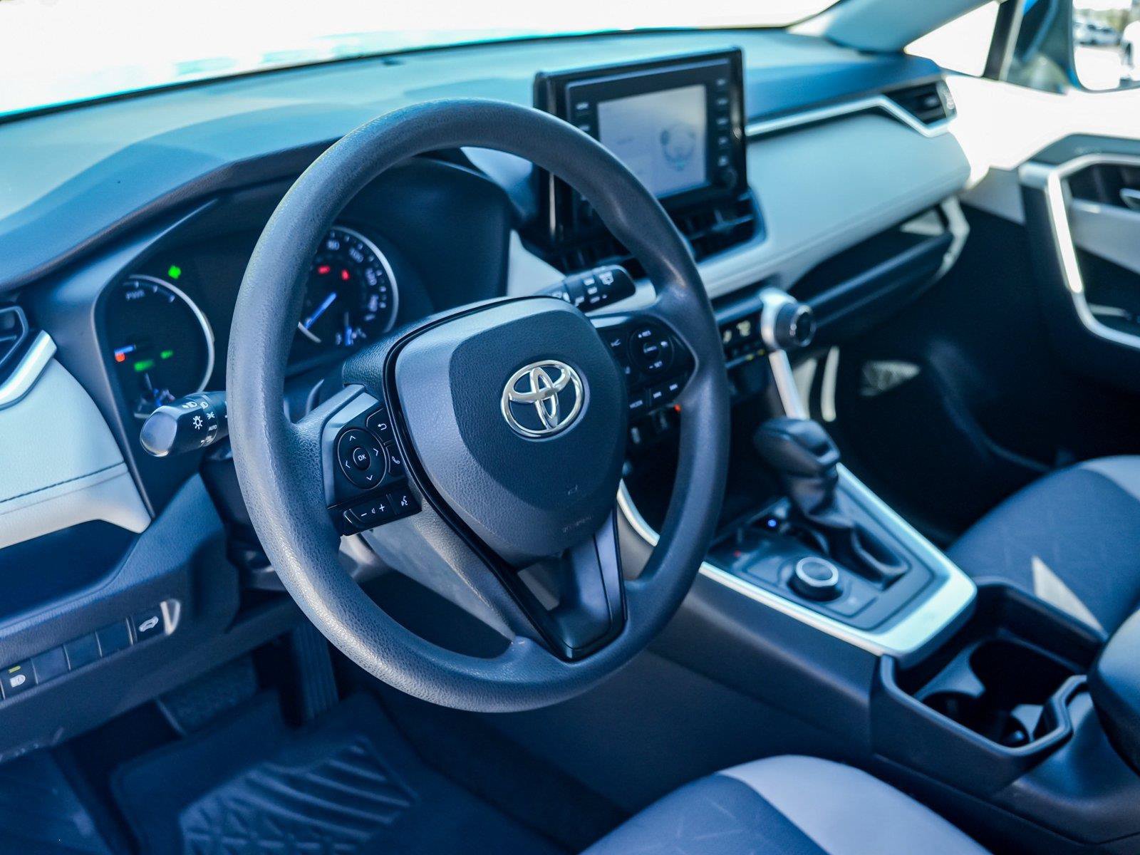 Used 2019 Toyota RAV4 XLE w/ Convenience Package AWD/4WD image 8