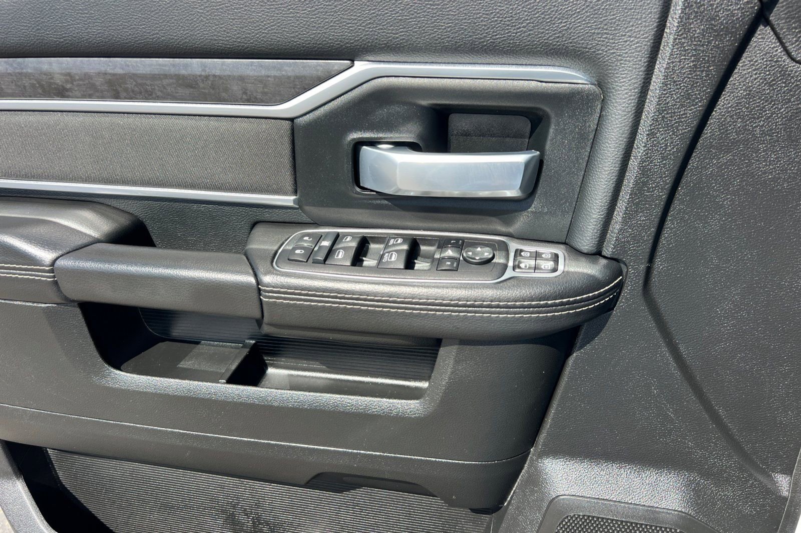 Used 2024 RAM 3500 Big Horn AWD/4WD image 12