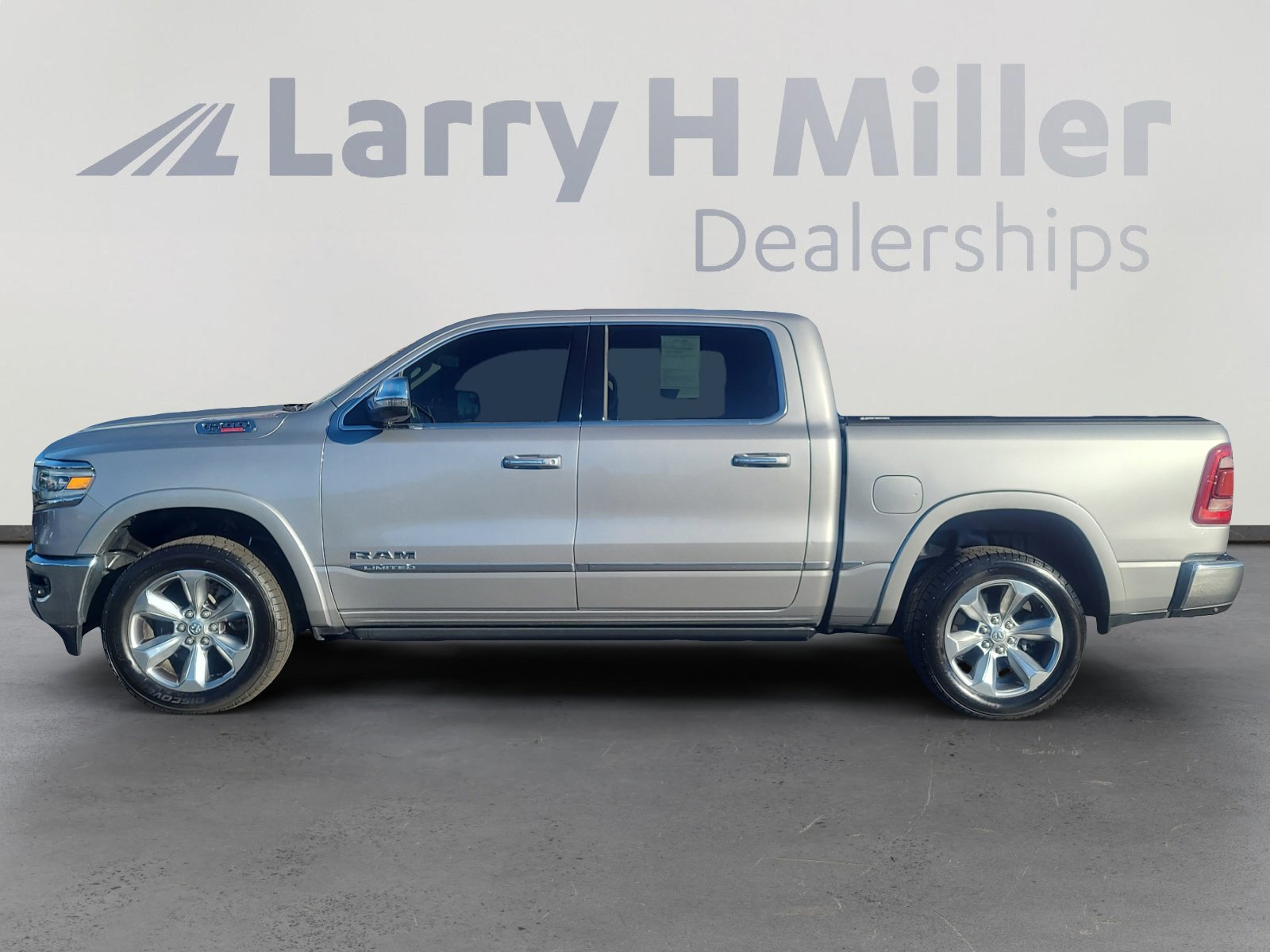 Used 2021 RAM 1500 Limited image 2