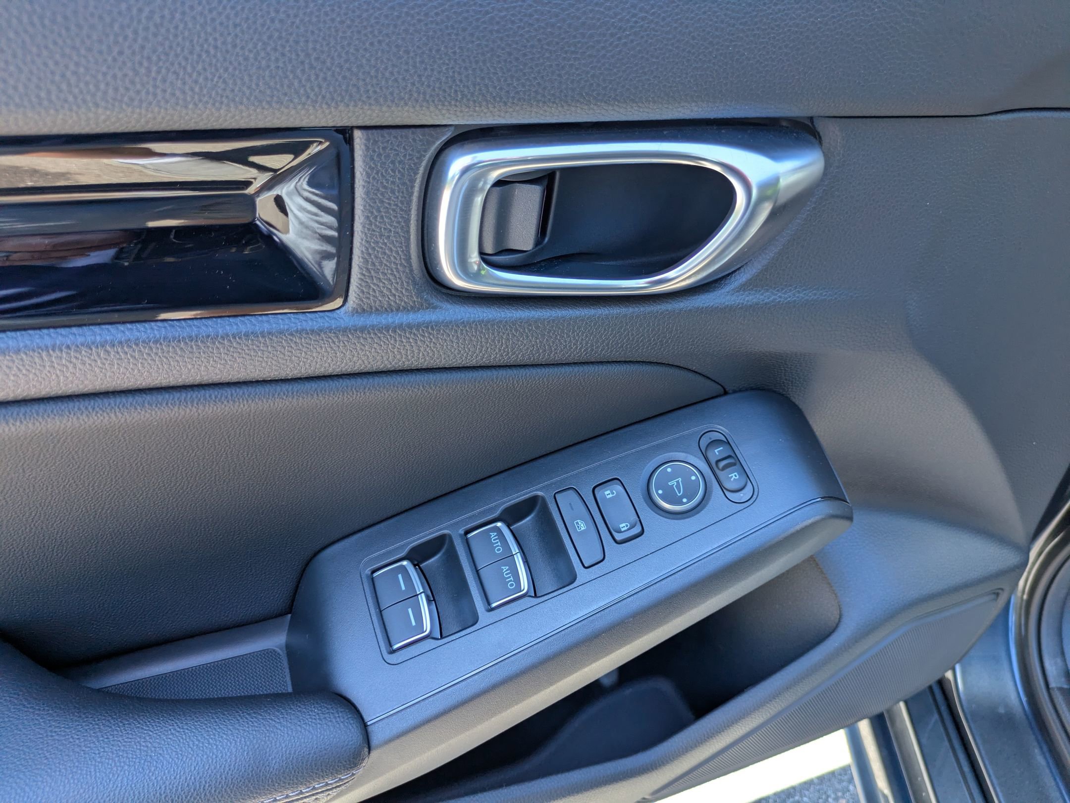Used 2024 Honda Civic EX-L image 16