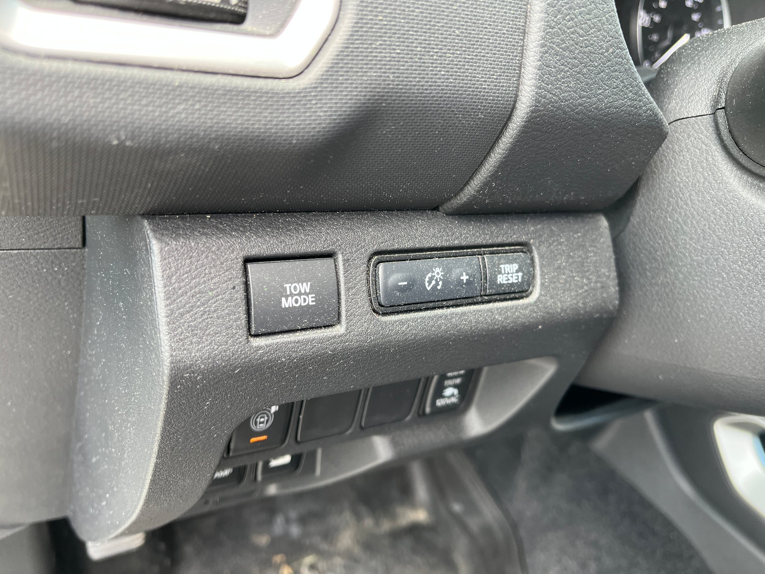 Used 2022 Nissan Frontier SV AWD/4WD image 19