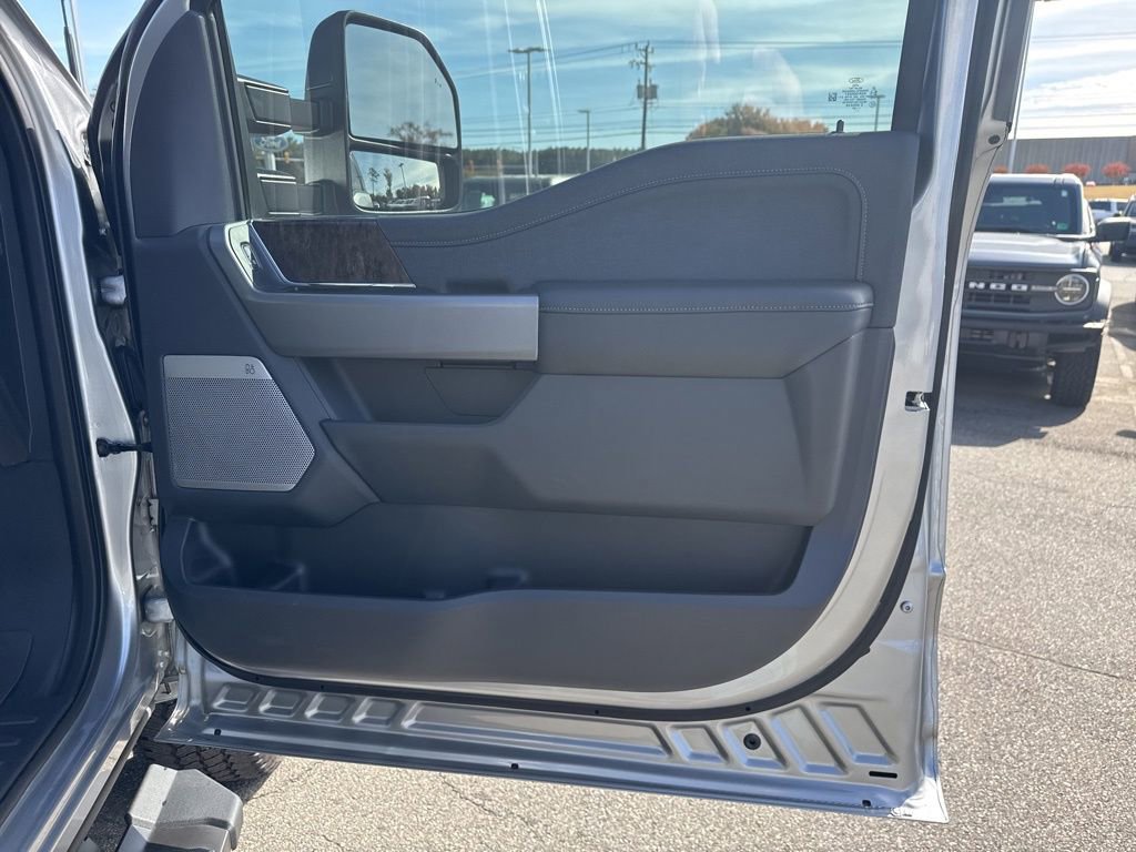 Certified 2024 Ford F250 Lariat w/ Black Appearance Package image 22