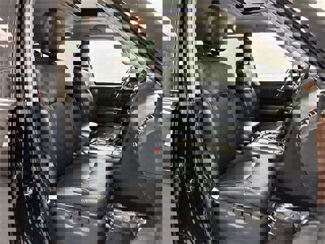 Used 2022 Nissan Armada SL w/ Captain's Chairs Package image 25