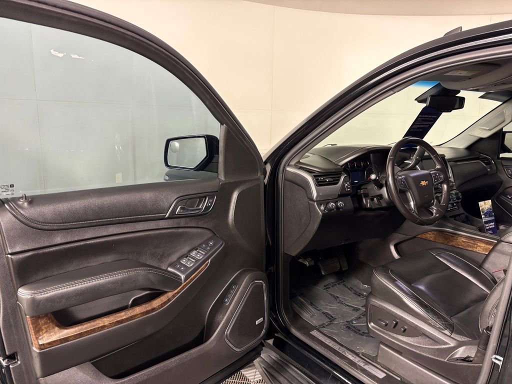 Used 2018 Chevrolet Suburban LT image 11