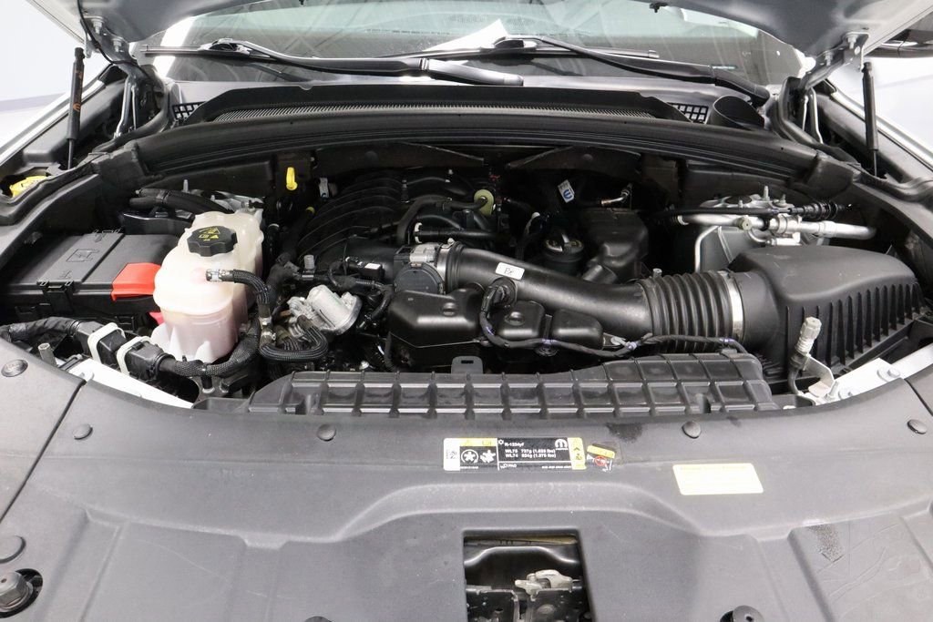 Used 2023 Jeep Grand Cherokee Limited w/ Black Appearance Package image 14