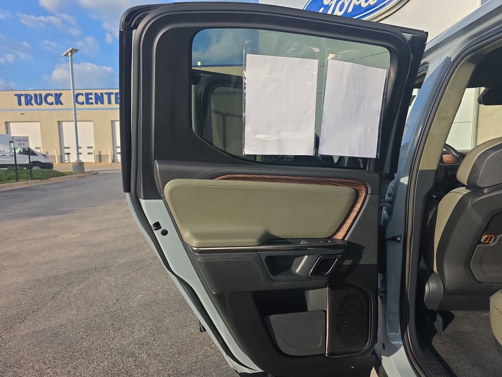 Used 2022 Rivian R1T Adventure image 41