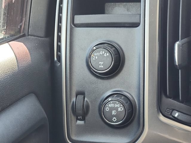 Used 2018 Chevrolet Silverado 1500 LT w/ All Star Edition AWD/4WD image 12