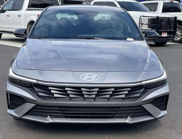 Used 2026 Hyundai Elantra Sport image 9