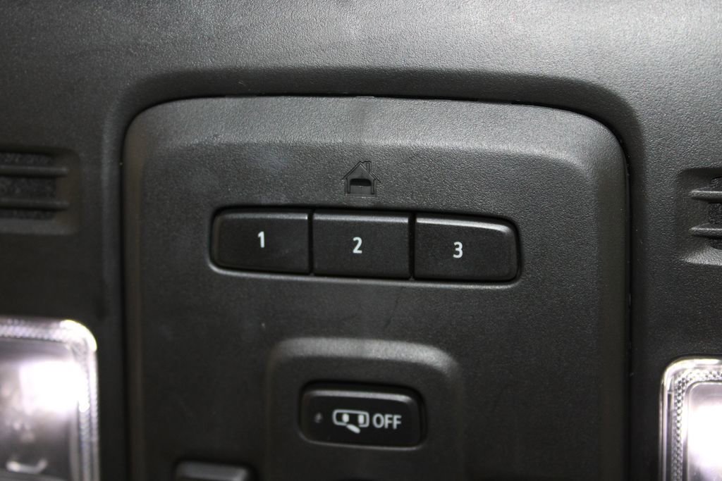 Used 2023 Chevrolet Suburban Z71 w/ Luxury Package image 55