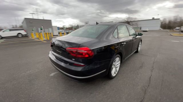 Used 2019 Volkswagen Passat 2.0T Wolfsburg image 8