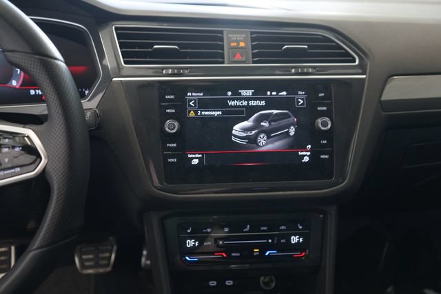 Used 2024 Volkswagen Tiguan SE R-Line AWD/4WD image 21