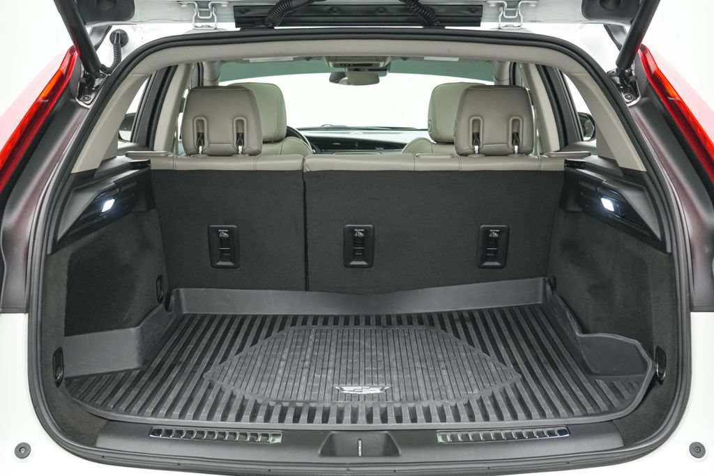 Used 2023 Cadillac XT4 Premium Luxury FWD image 21