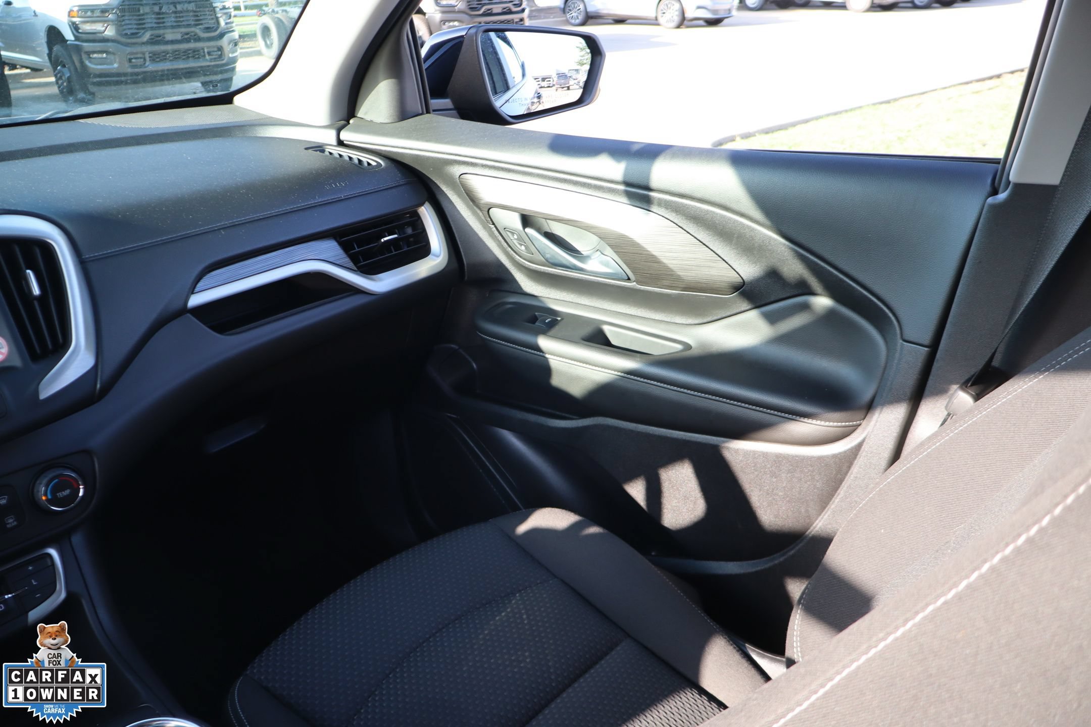 Used 2024 GMC Terrain SLE AWD/4WD image 22