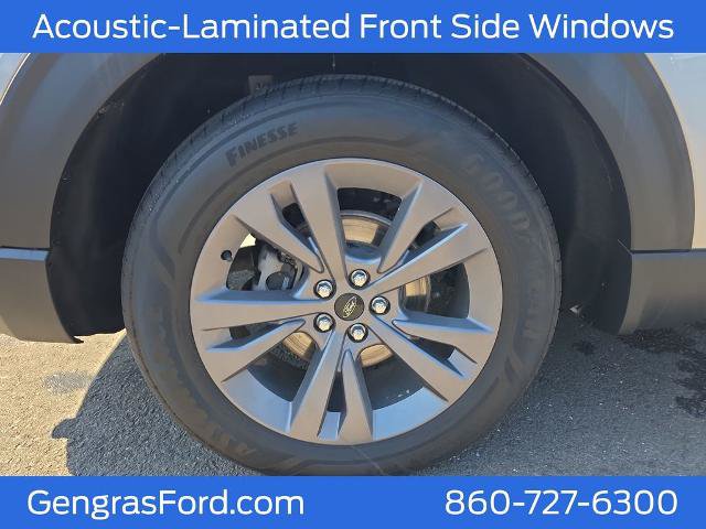 Certified 2022 Ford Explorer XLT w/ Equipment Group 202A AWD/4WD image 12