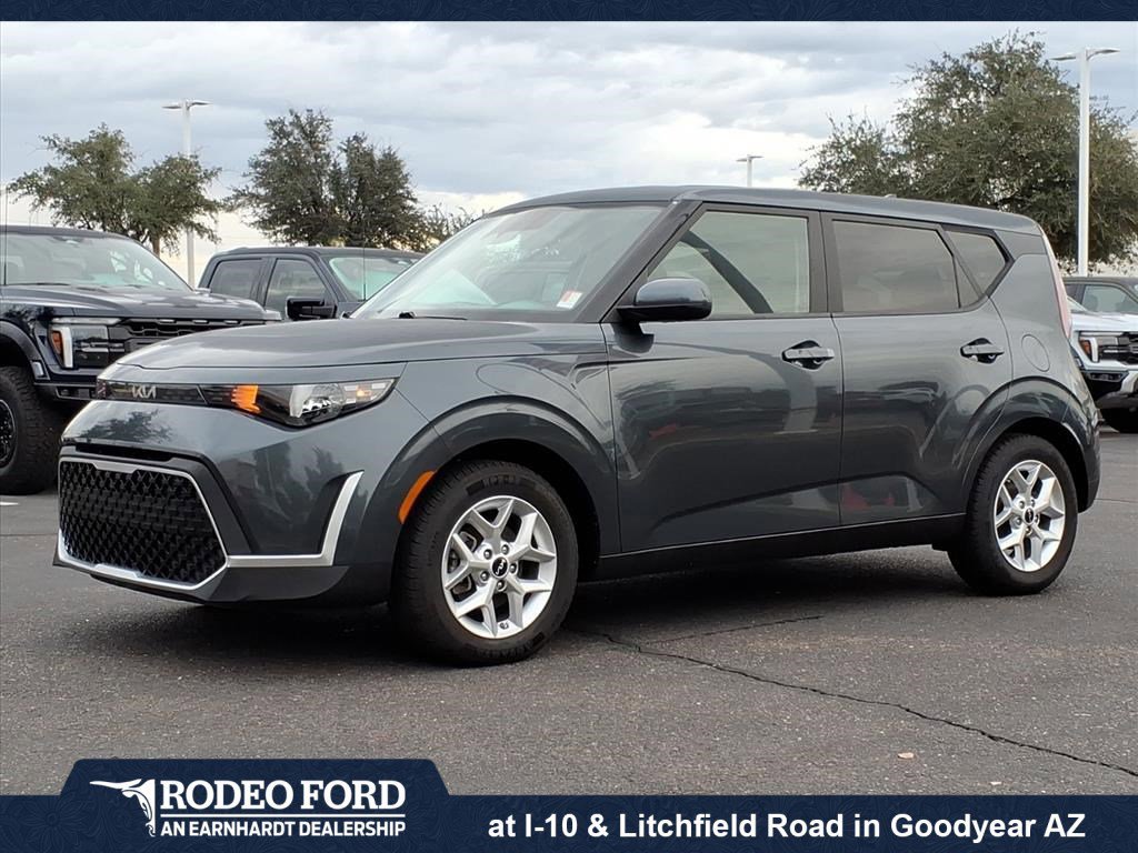 Used 2023 Kia Soul LX w/ LX Technology Package image 7