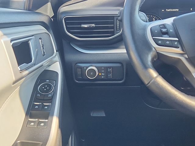 Certified 2022 Ford Explorer XLT w/ Equipment Group 202A image 12