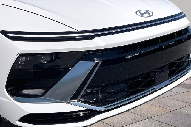 Used 2025 Hyundai Sonata SEL FWD image 30