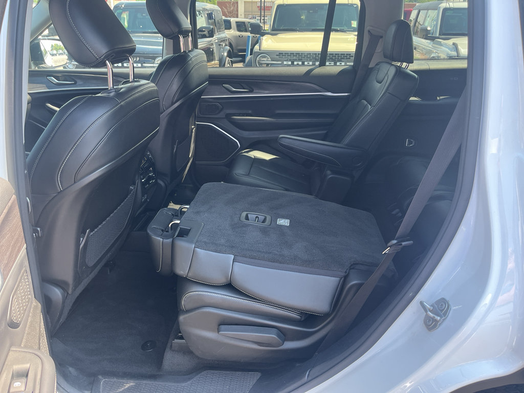 Used 2021 Jeep Grand Cherokee L Limited AWD/4WD image 25