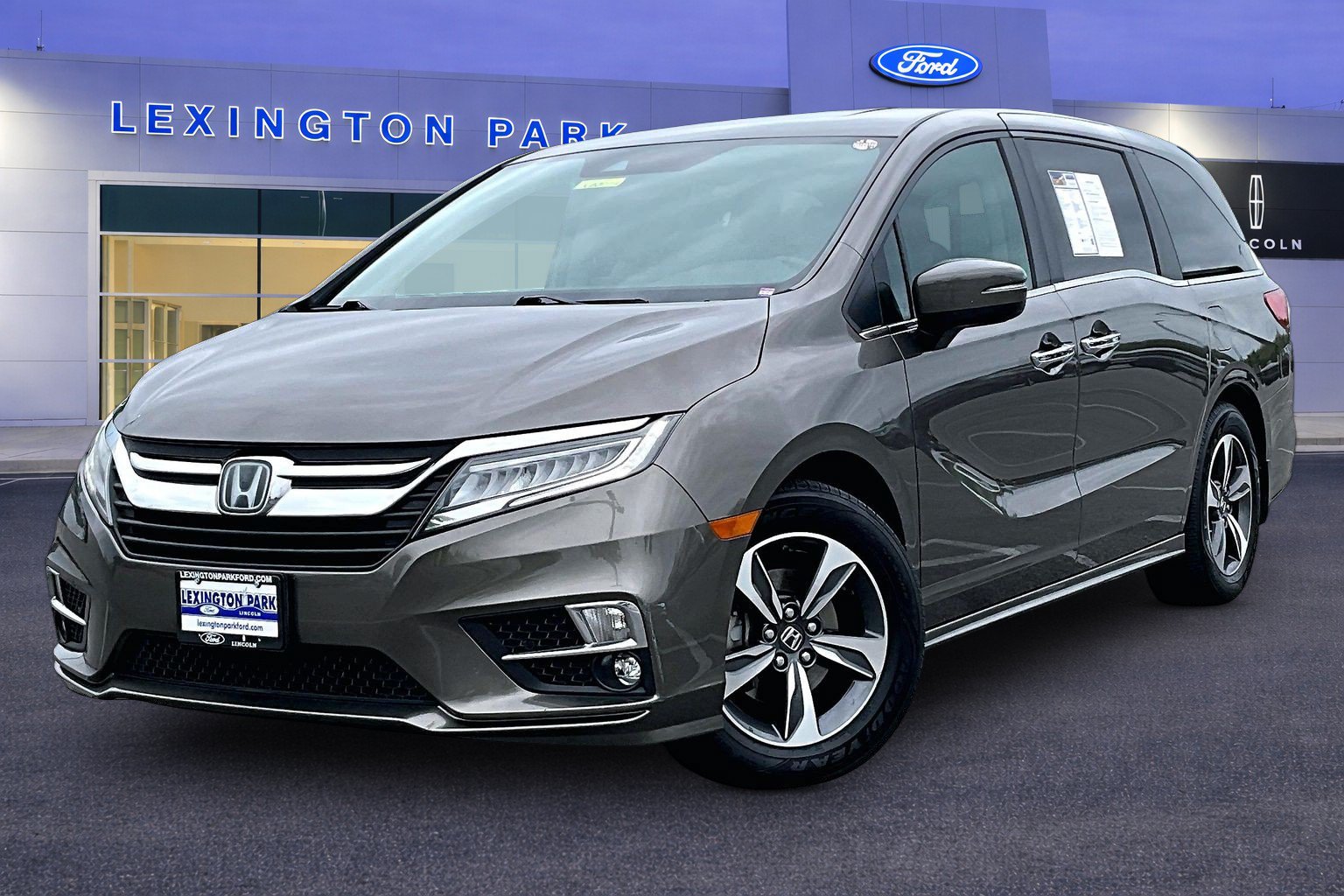Used 2019 Honda Odyssey Touring image 3