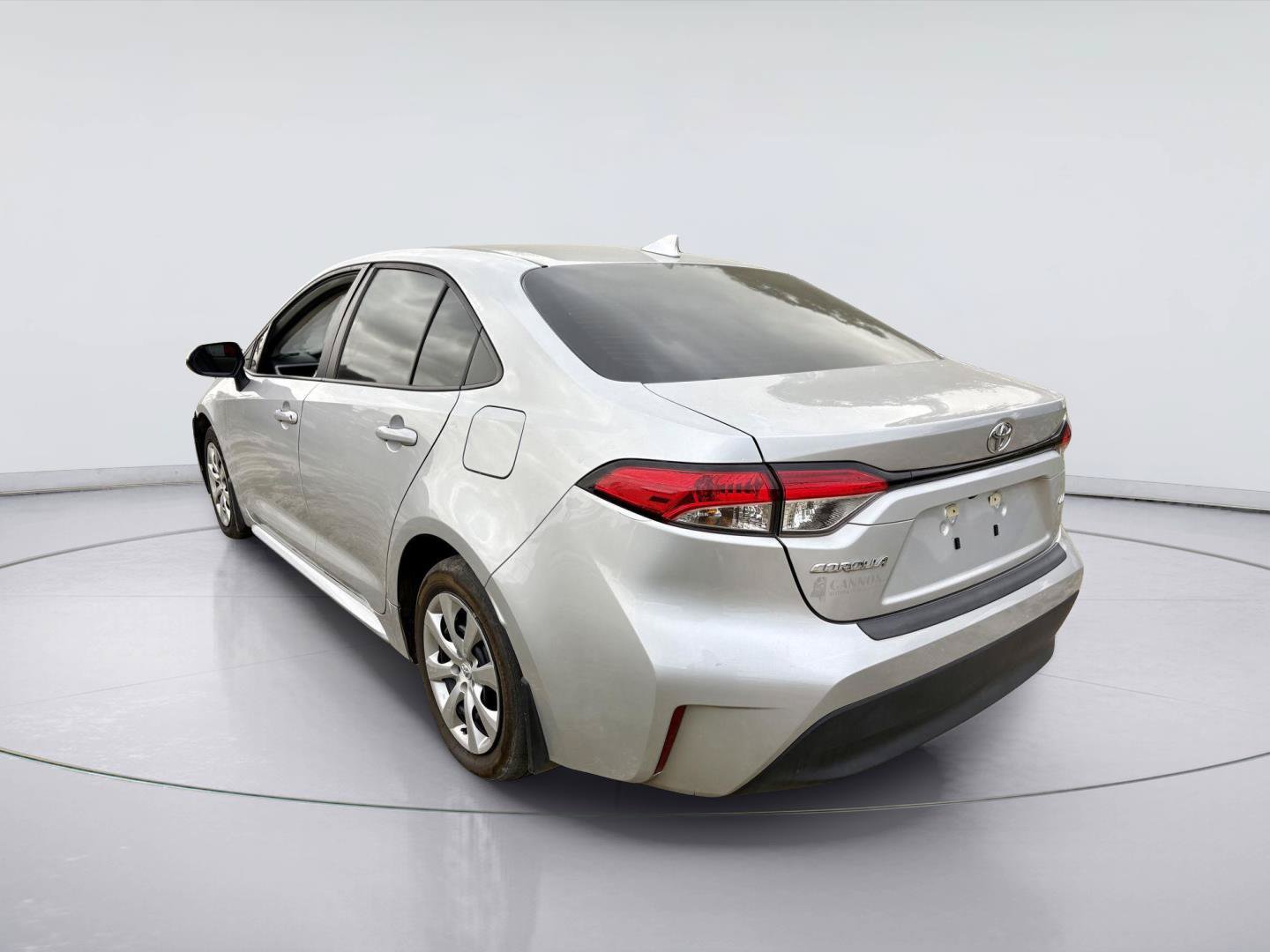 Used 2025 Toyota Corolla LE FWD image 8