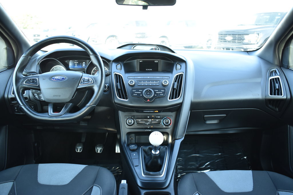 Certified 2018 Ford Focus ST FWD image 14