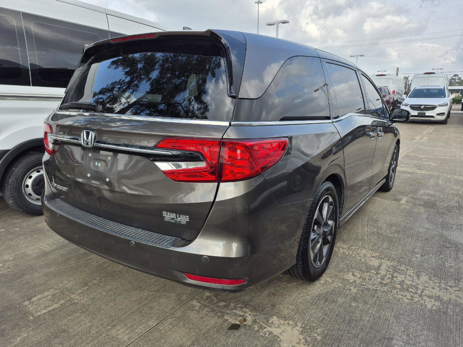 Used 2023 Honda Odyssey Elite image 3