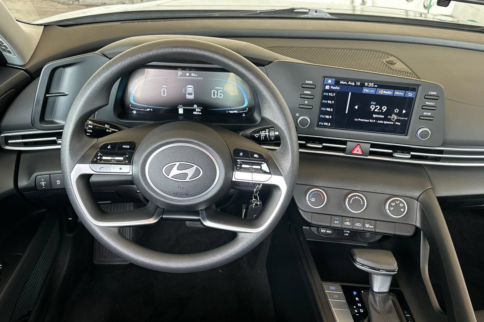 Used 2025 Hyundai Elantra SE FWD image 14