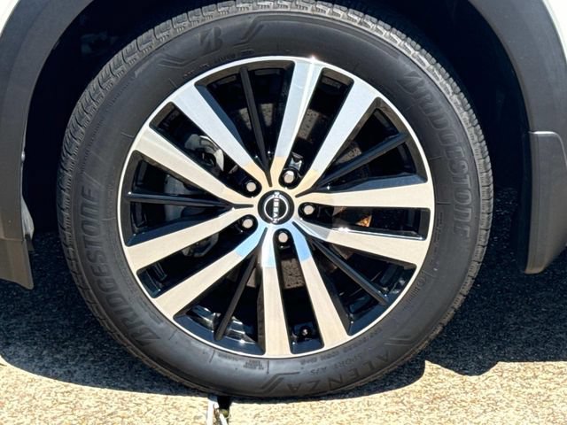 Used 2024 Nissan Pathfinder Platinum w/ Cargo Package AWD/4WD image 6