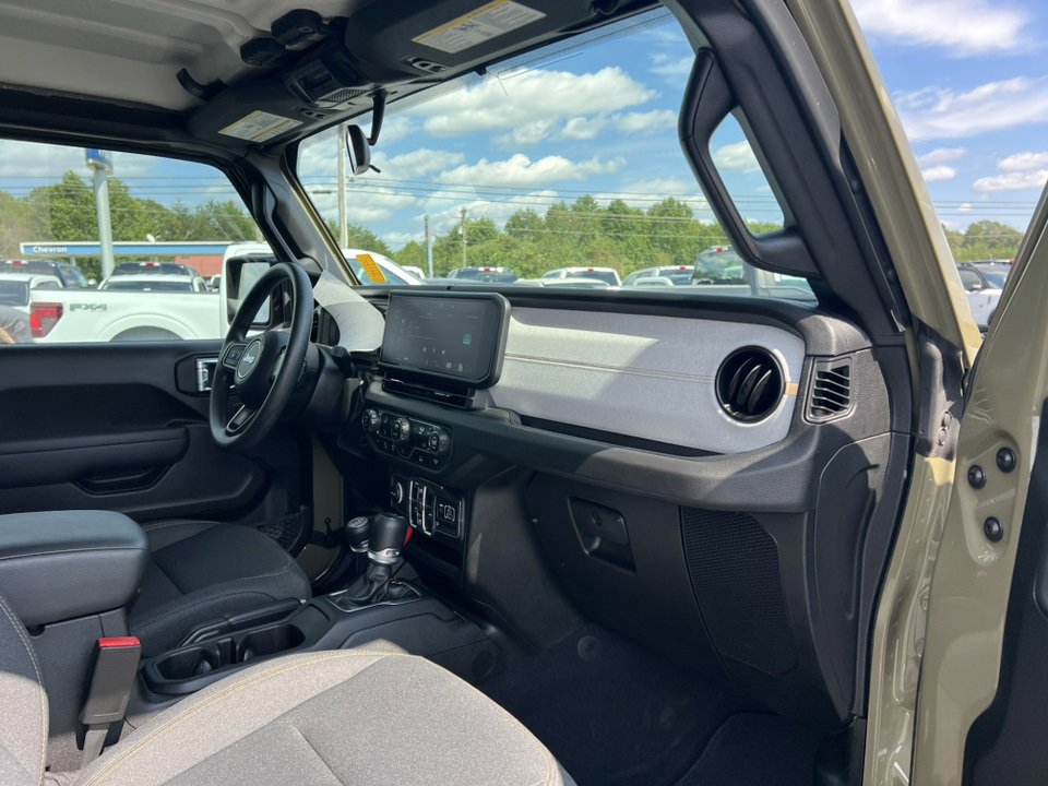 Used 2025 Jeep Gladiator Sport image 13