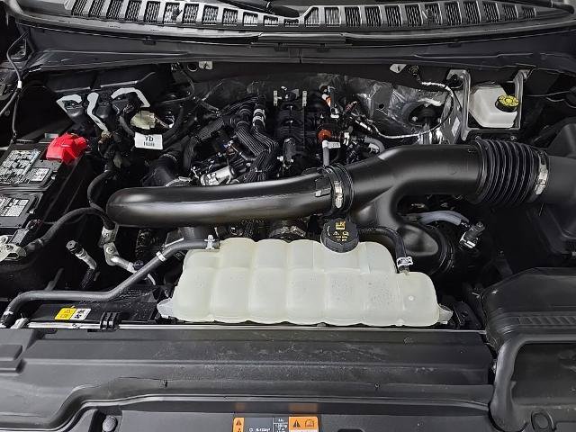 Certified 2025 Ford Expedition Active AWD/4WD image 17
