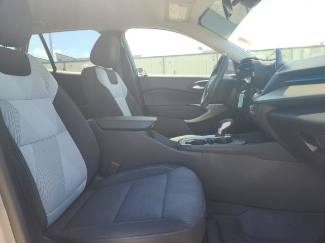 Used 2024 Chevrolet Trax LS w/ LS Convenience Package FWD image 13