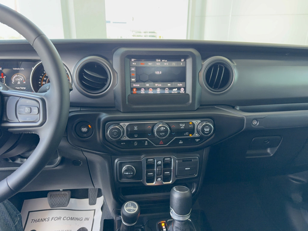 Used 2023 Jeep Gladiator Sport AWD/4WD image 21