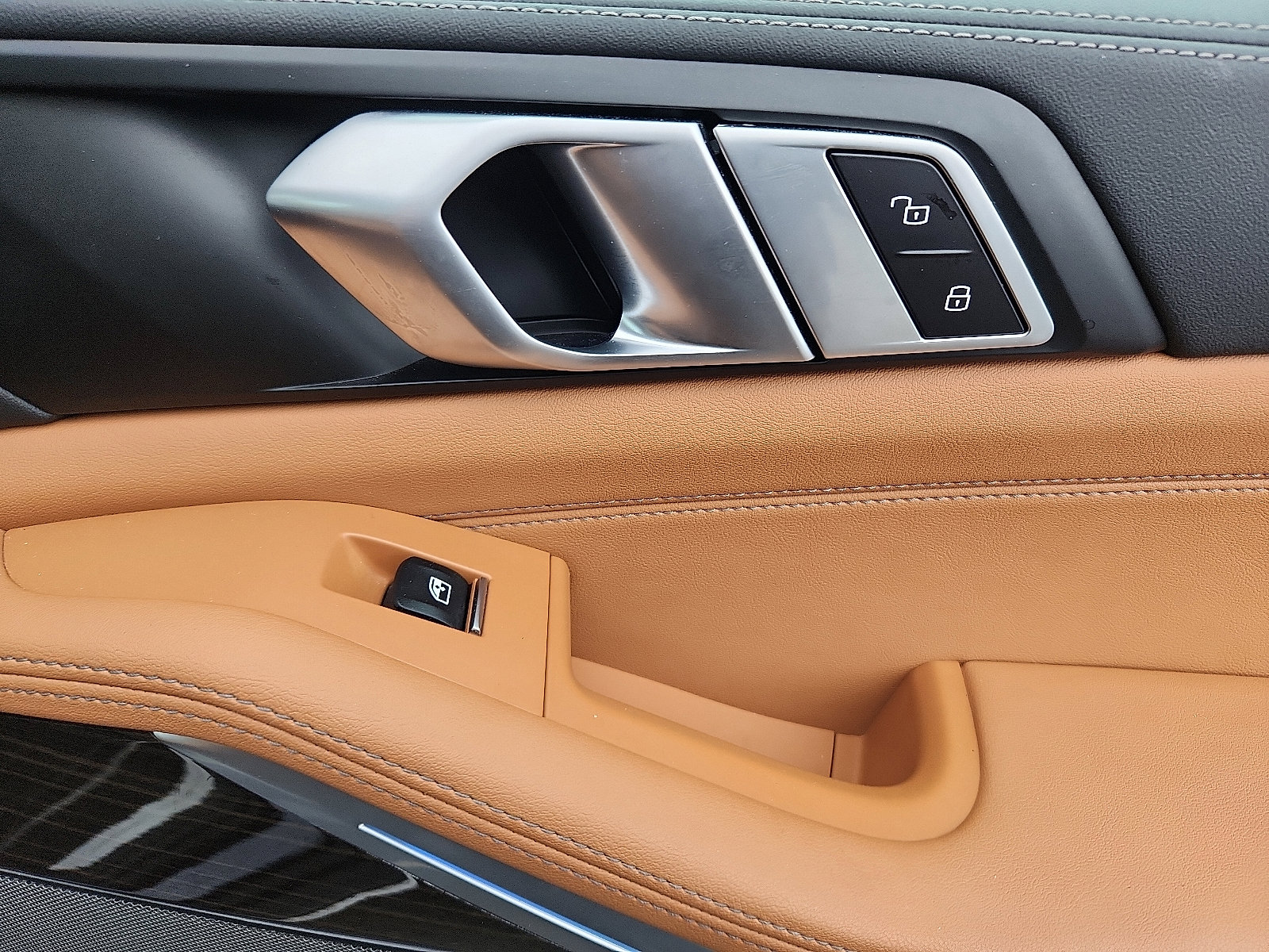 Used 2024 BMW X5 xDrive40i w/ Premium Package image 38