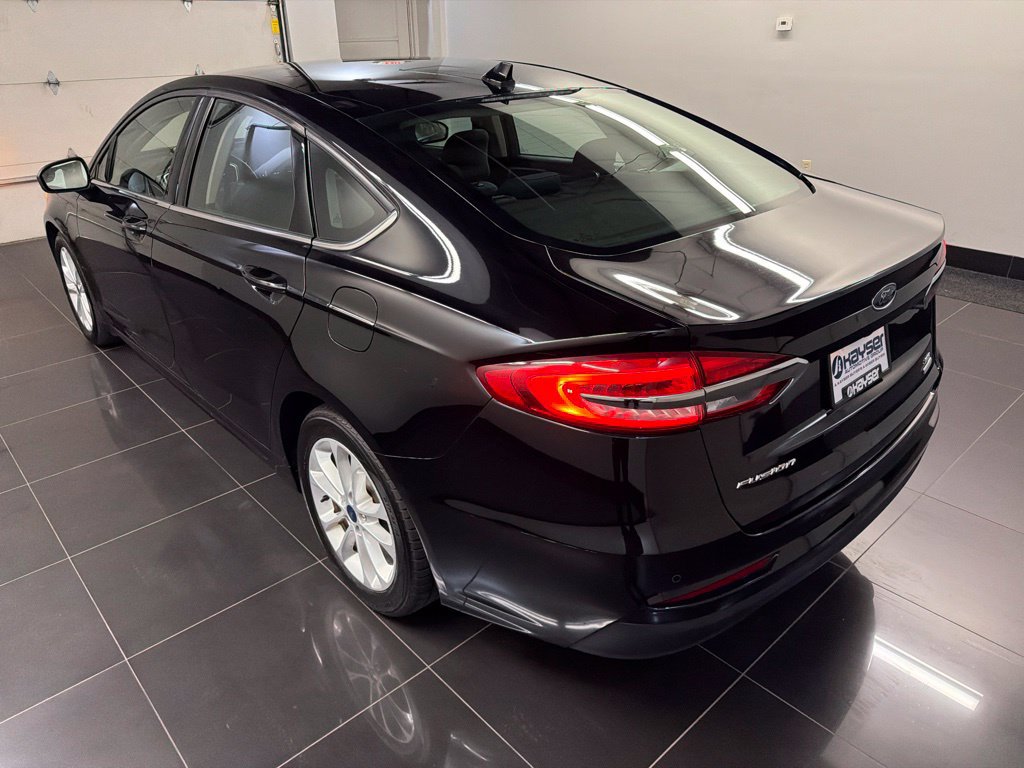 Certified 2019 Ford Fusion SE FWD image 4