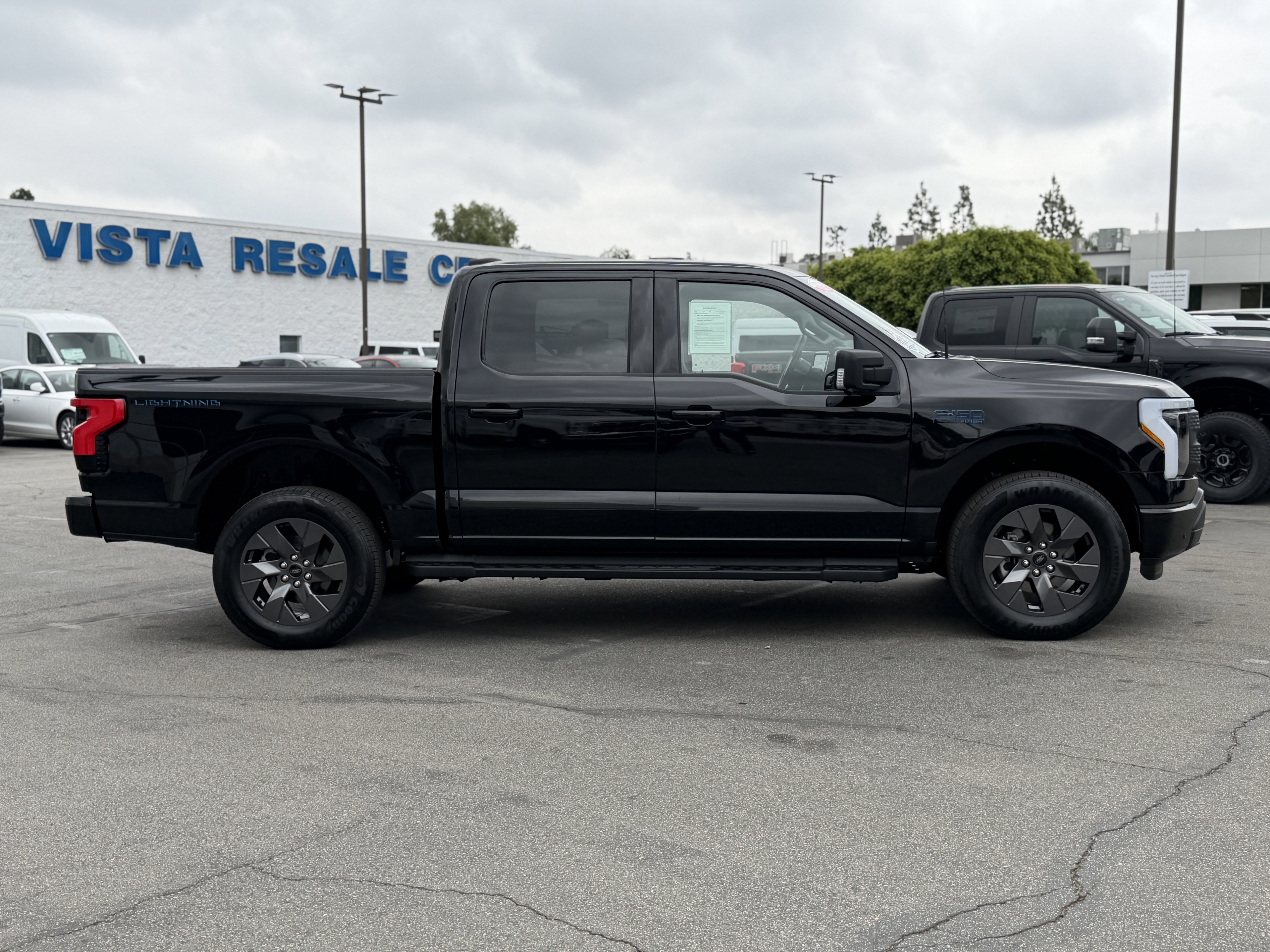 Certified 2024 Ford F150 Lightning Flash AWD/4WD image 6