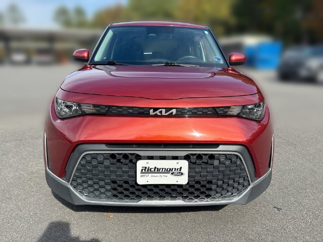 Used 2023 Kia Soul LX w/ LX Technology Package FWD image 3