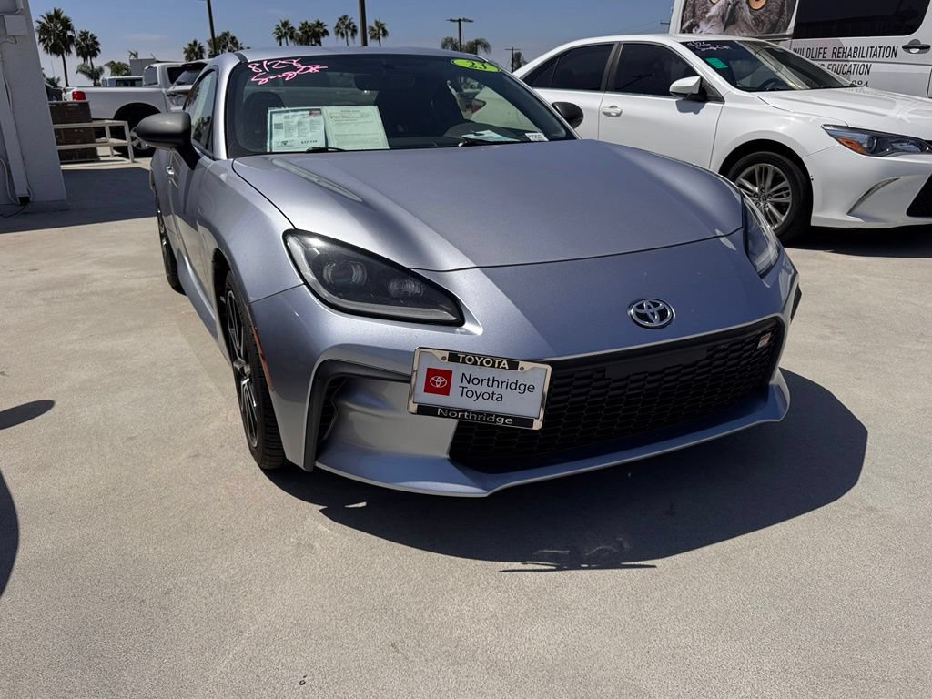 Used 2023 Toyota GR86 RWD image 4