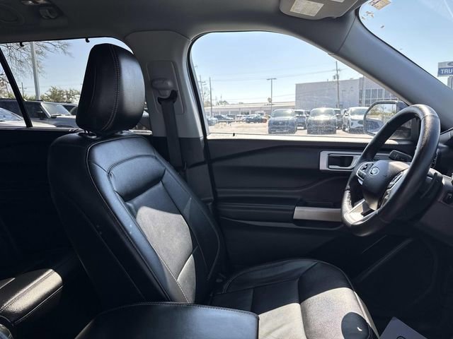 Certified 2021 Ford Explorer Limited w/ Equipment Group 301A image 11