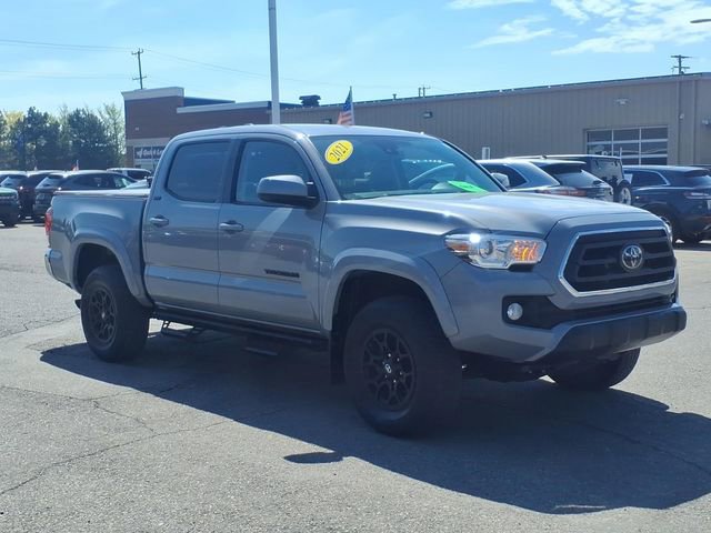 Used 2021 Toyota Tacoma SR5 AWD/4WD image 3