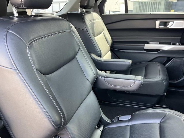 Certified 2023 Ford Explorer Limited w/ Limited Technology Package image 25