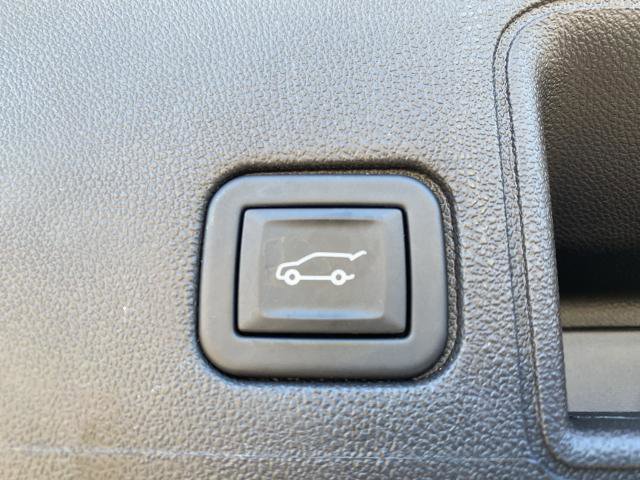 Used 2024 GMC Terrain Denali w/ Denali Premium Package image 25