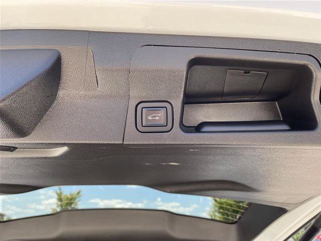Used 2023 GMC Acadia SLE w/ Driver Convenience Package FWD image 36